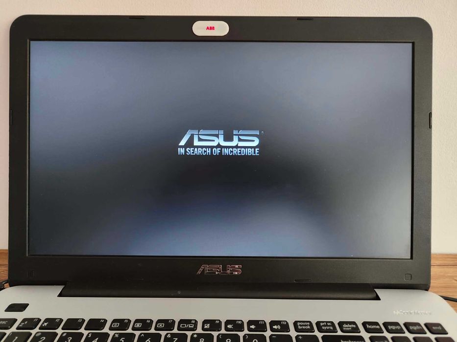 Laptop Asus X555L