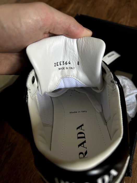 Кеды Prada Downtown leather sneakers black white мужские кеды прада