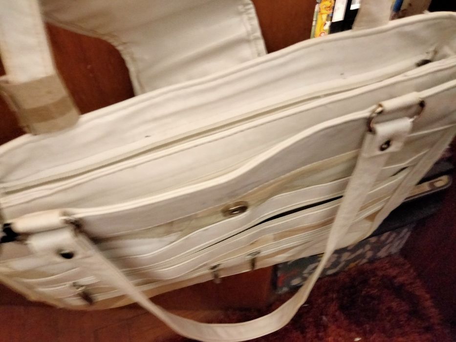 Mala em pele verdadeira.