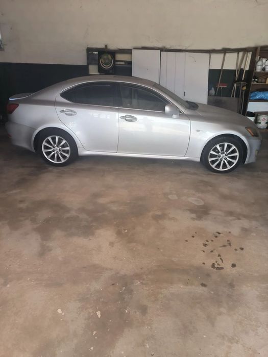 Lexus IS 220