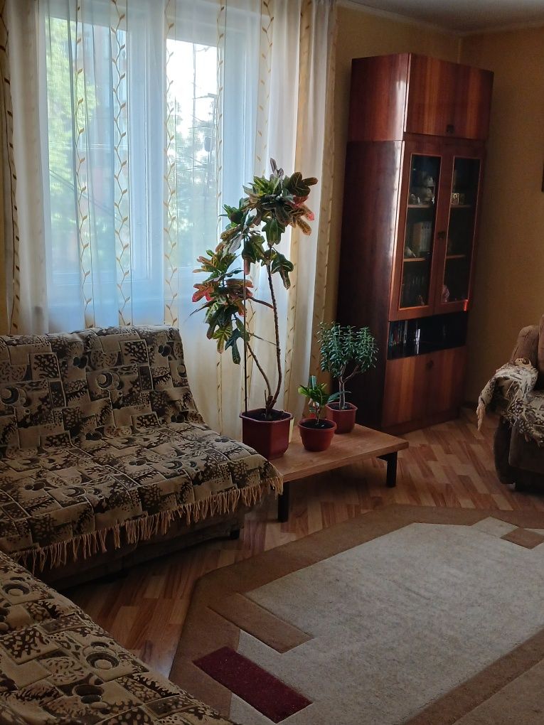 Продам двоповерховий будинок по вул.Короля Данила