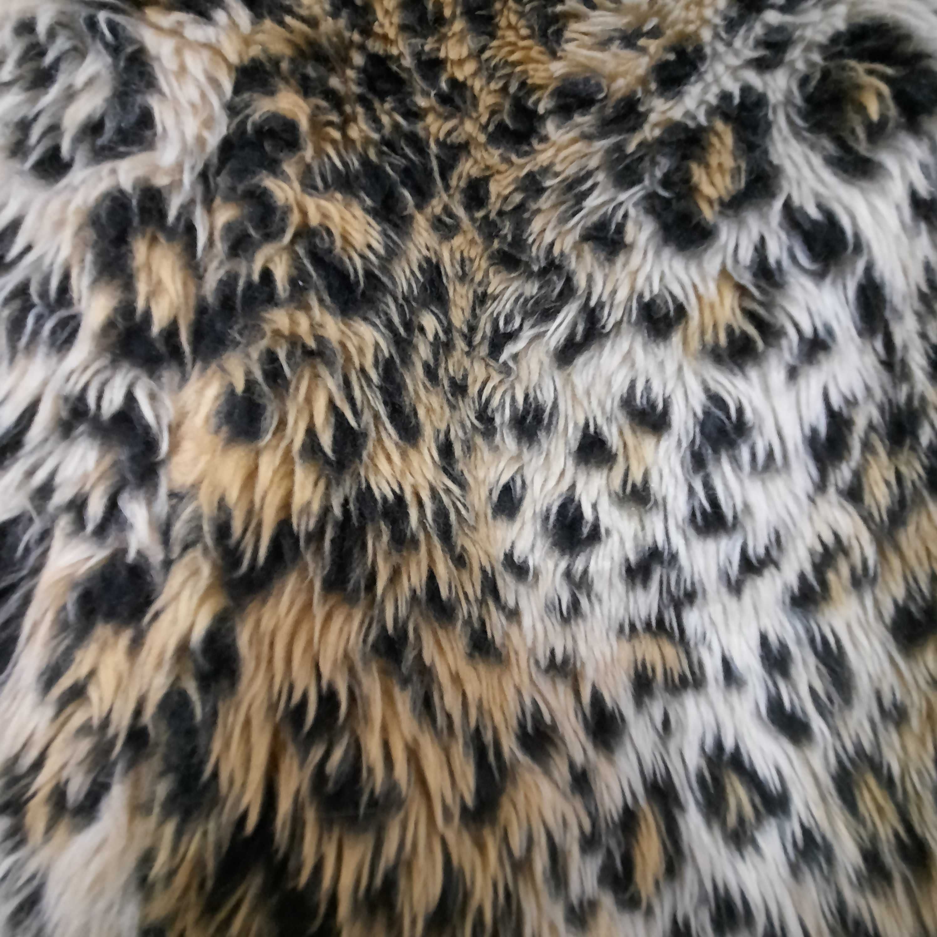 Casaco de pêlo animal print