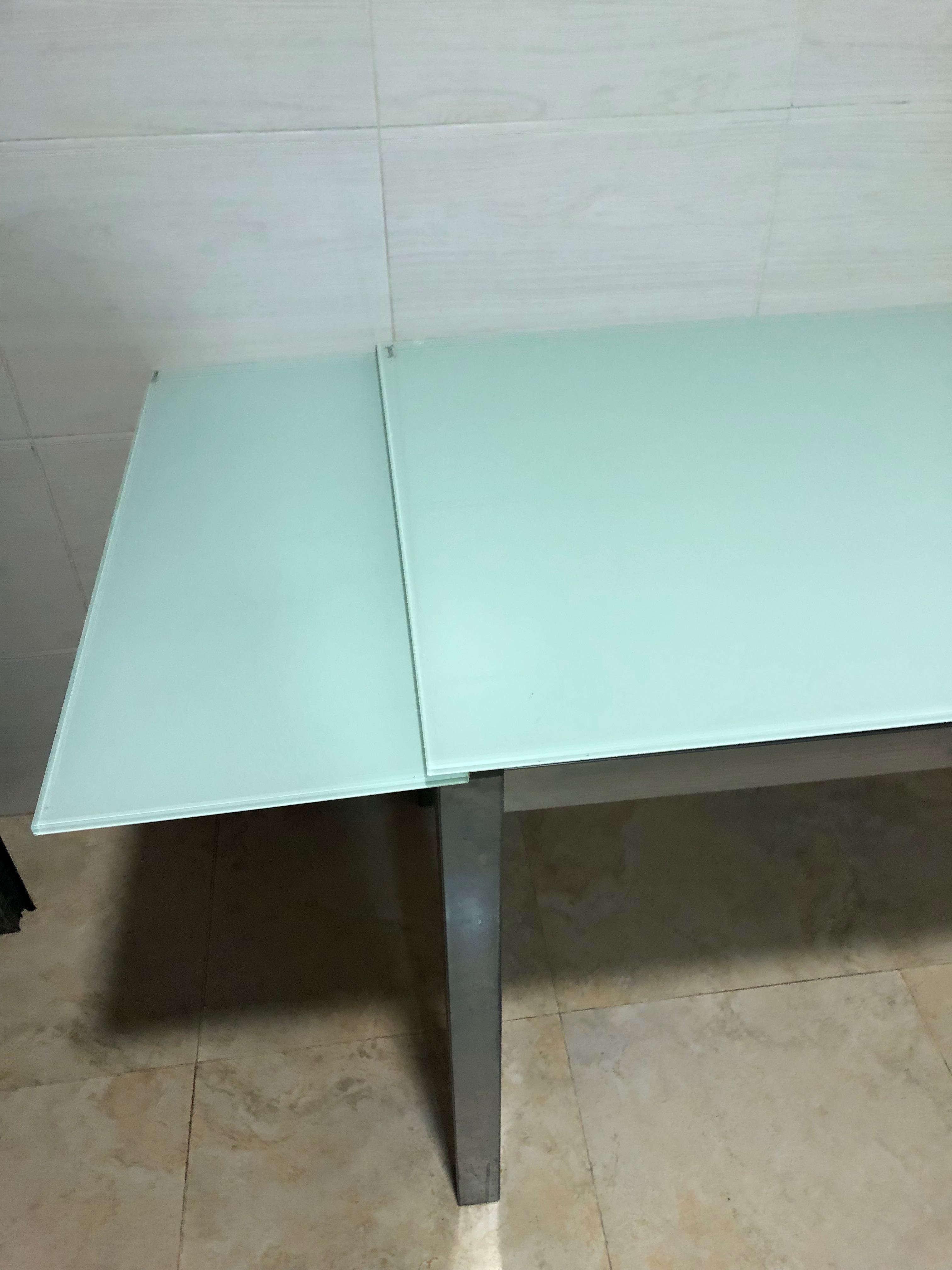 Mesa de cozinha extensível