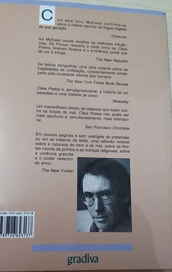 Cães Pretos de Ian McEwan.