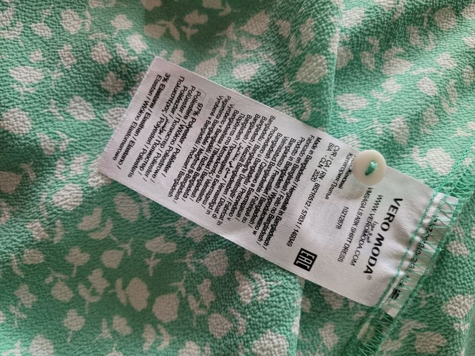 Zielona sukienka koszulowa oversize kwiaty Vero Moda