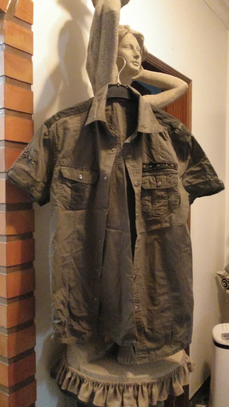 8 Roupas em bom estado TAM S/M/L e XL a partir de 3 euros.
