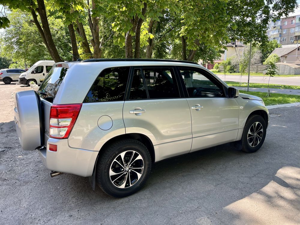 Suzuki Grand Vitara 4x4 Oficial (Механіка)