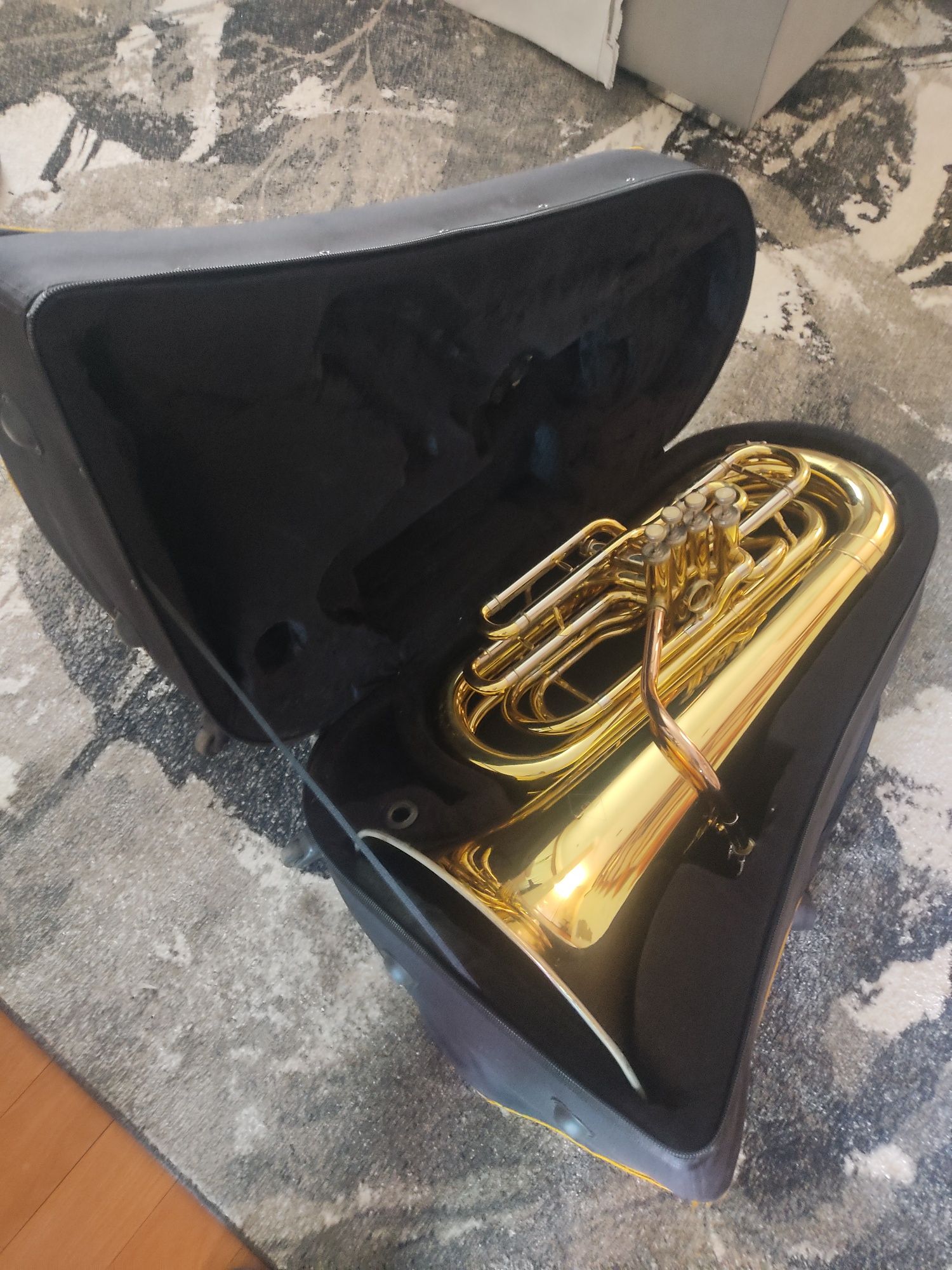 Tuba 3/4 em Dó usada