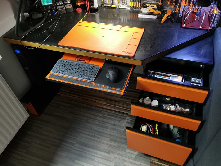 PROFESJONALNA szafka /stanowisko do naprawy elektroniki z wyposażeniem