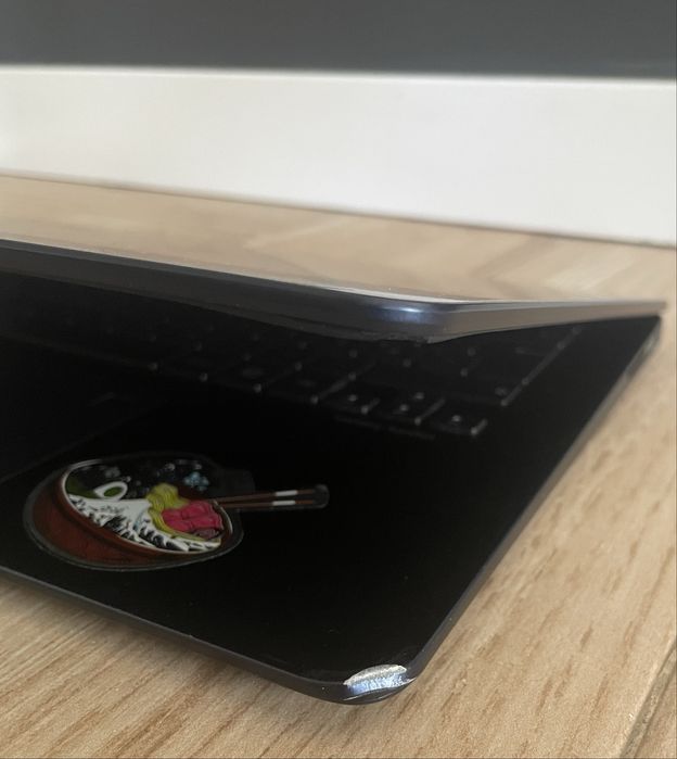 PC ASUS Ultra Slim + Subscrição Anti-Virus + Extras de Oferta