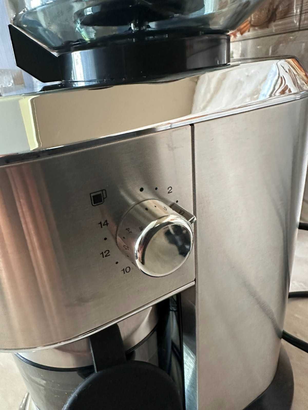 Кавомолка De Longhi KG 520.M пластикова срібна Б\У ВЖИВАНА