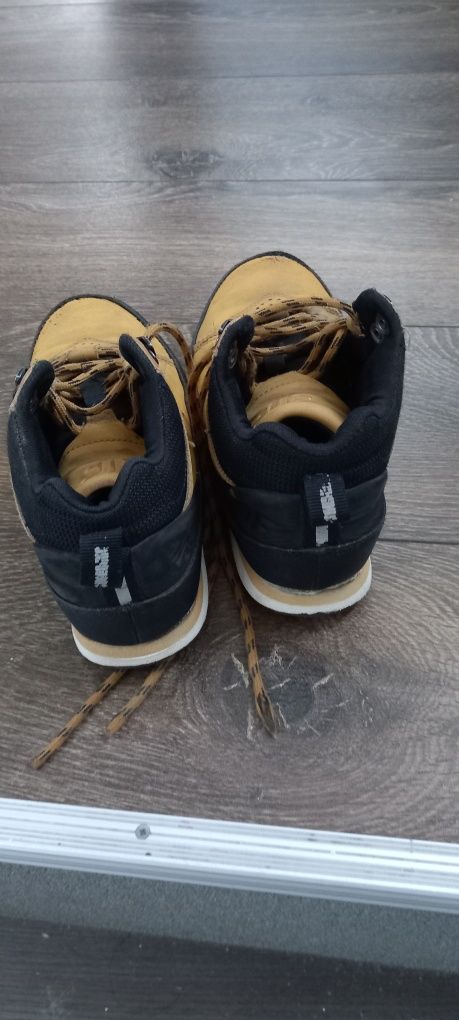 Buty jesienne 4F   rozmiar 32