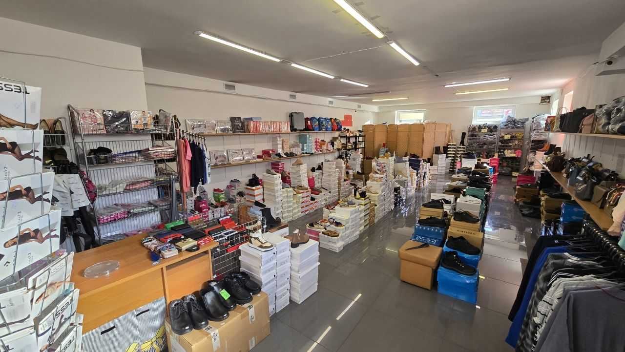 Sklep, lokal handlowy usługowy, Centrum, Pawilon Kietrz, Żabka, Apteka