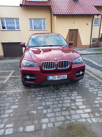 Piękny bordowy BMW X6