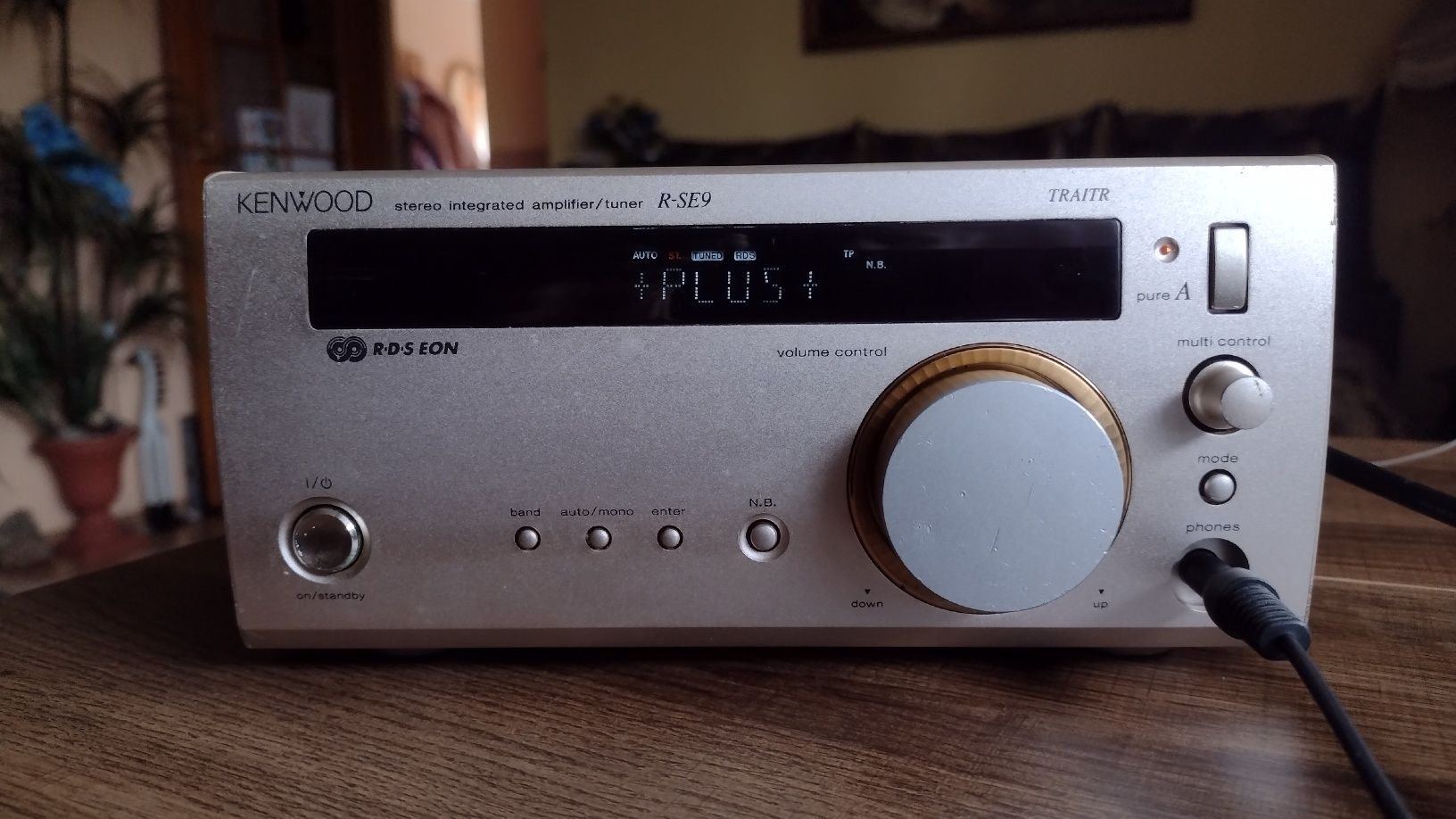 Amplituner Kenwood R-SE 9