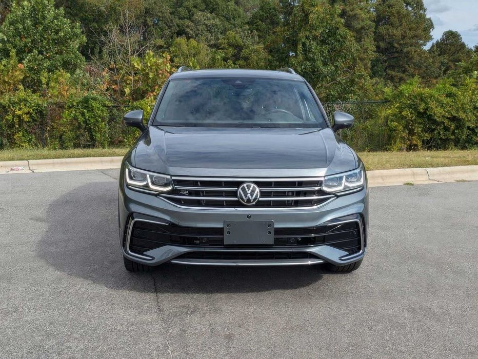 Volkswagen Tiguan      2022