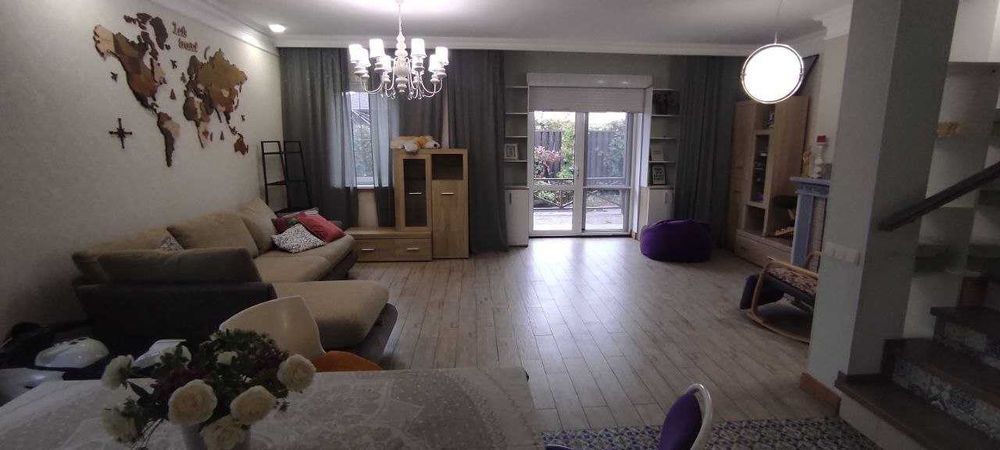 Продаж від власника. 2-поверховий дуплекс в с. Святопетрівське