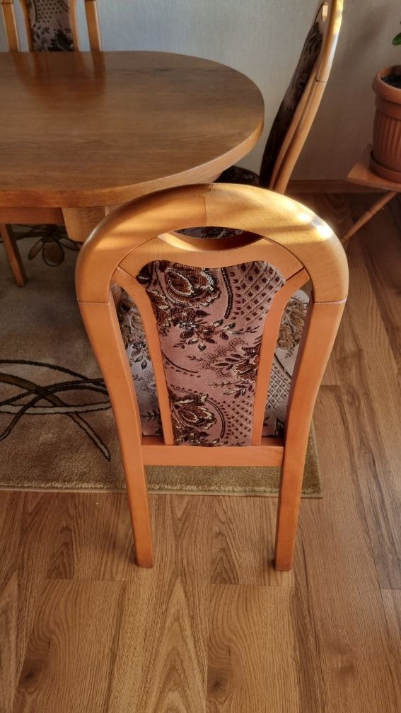 Solidny i piękny stół rozkładany i 6 krzeseł