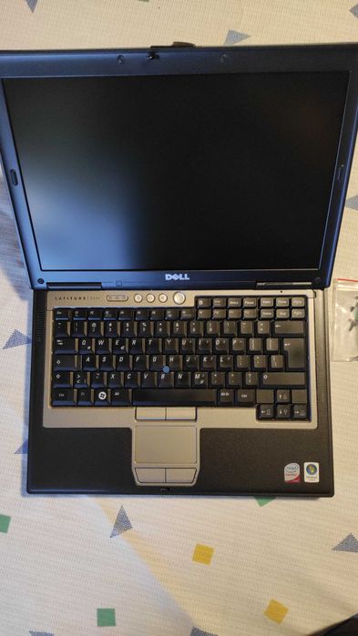 Dell Latitude D630 Kompletna obudowa, matryca itp. Stan bardzo dobry.