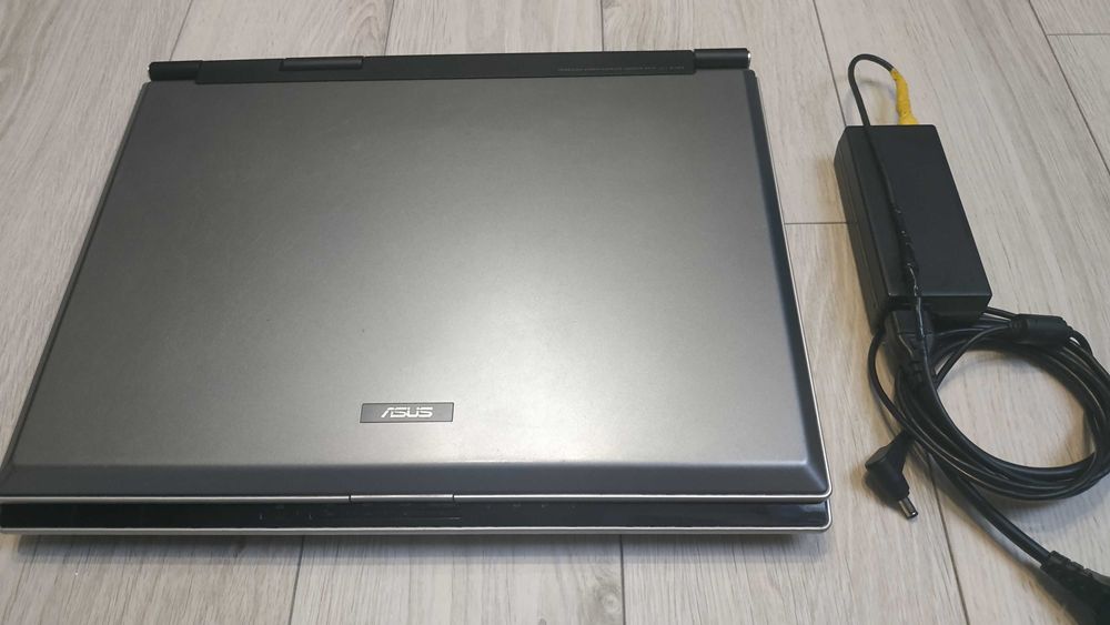 Asus A7M / AMD Turion / 100% sprawny / po konserwacji