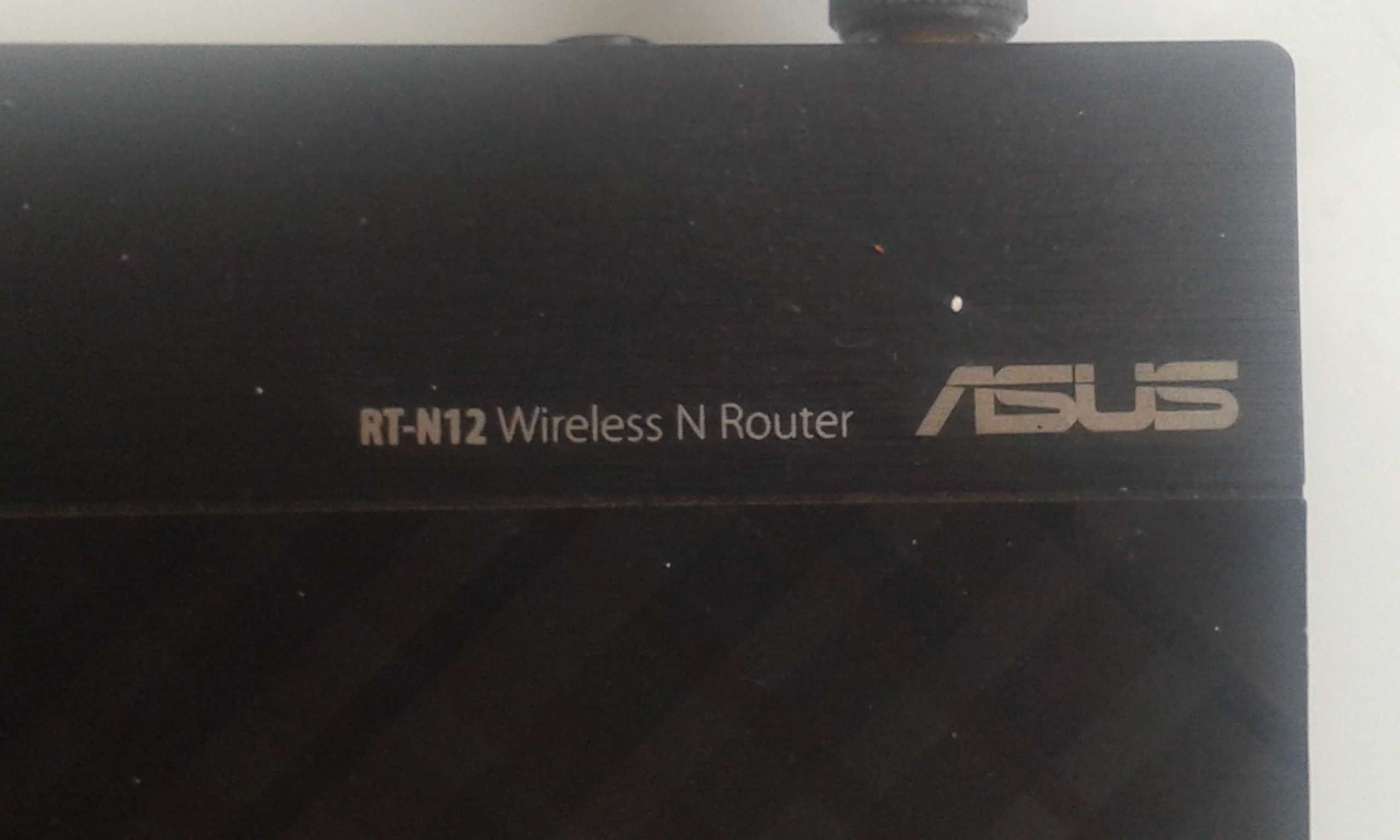 Router  RT-N12  Asus  Wireless  como  novo.  Bom alcance