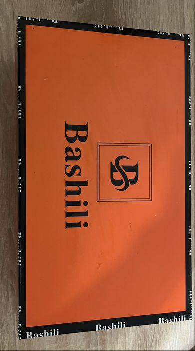 Взуття( туфлі) 37.