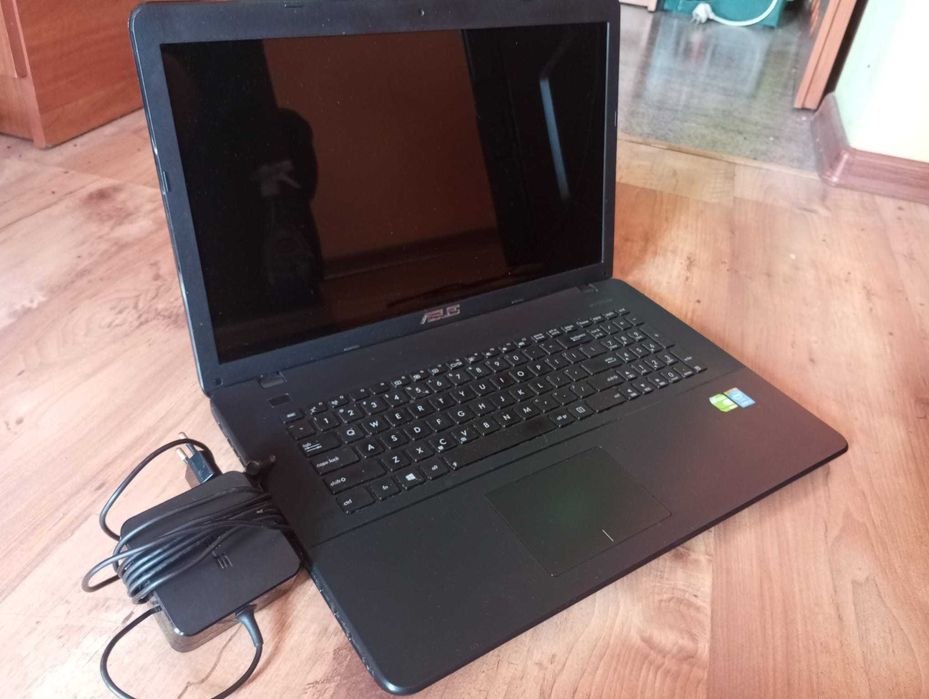 Laptop Asus 17,3" i3 4010U SSD 120GB Geforce 820M 4GB Ram