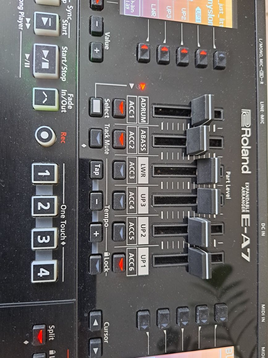 Keyboard Aranżer Roland EA7 w bdb stanie.