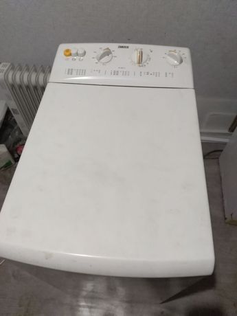 Продам стиральную машину Zanussi, 4,5кг, 7000