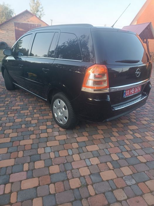 OPEL zafira b 2011r