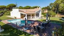 Charmosa moradia V3 frente ao Old Course em Vilamoura, Algarve
