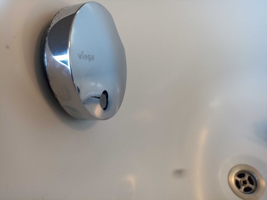 wanna akrylowa 70x170 z zestawem syfonowym