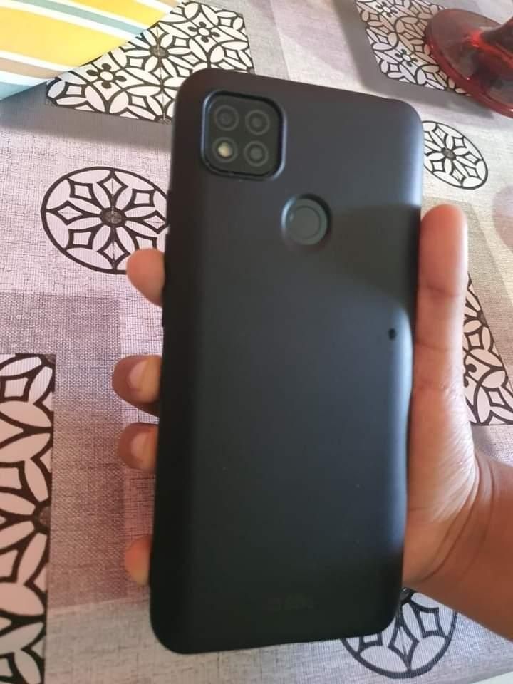 Vendo Redmi 9C novo