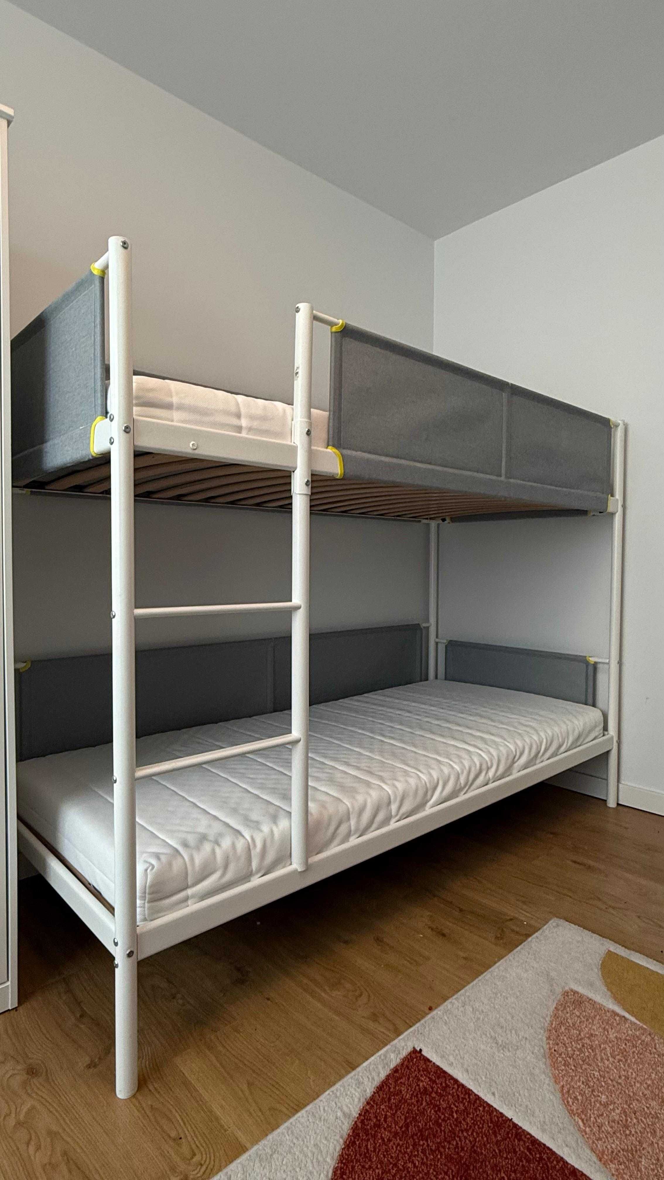 Łóżko piętrowe IKEA VITVAL + 2 materace ÅFJÄLL – 90x200, super stan!
