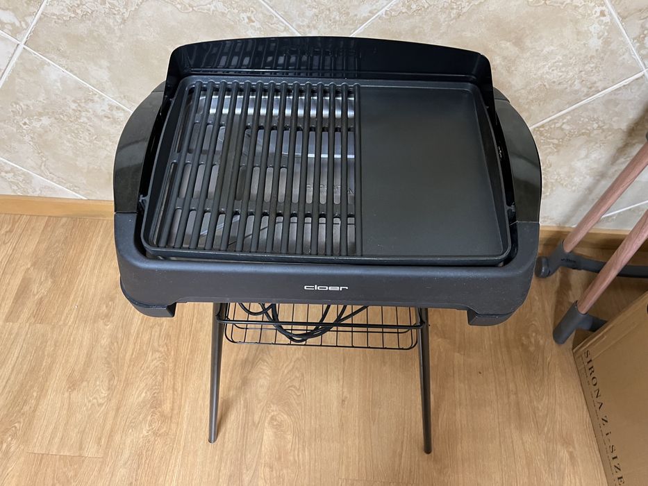 Grelhador elétrico Cloer 6750 com 2000w