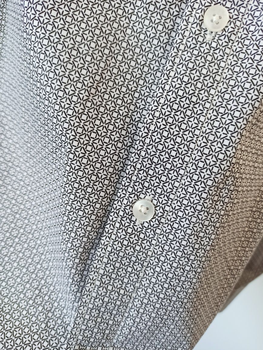 Koszula męska w drobne geometryczne wzory. XL. Takko Fashion.