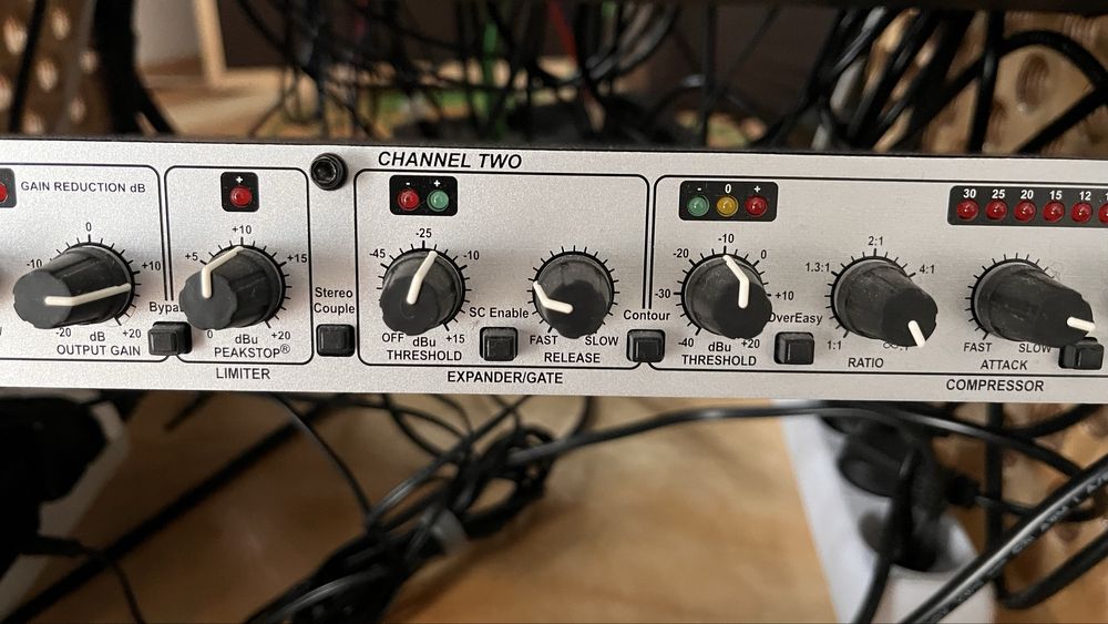 dbx 166 stereo kompresor gate limiter