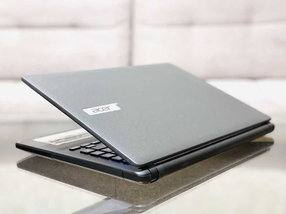 Acer Aspire ES1/ Celeron N2840/2.16 GHz/4 ГБ/HDD 500 ГБ/HD Graphics