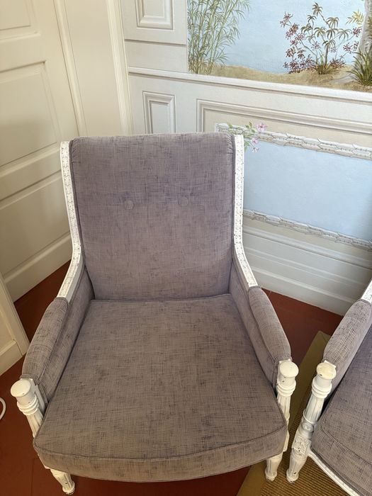 Conjunto de Sofás estilo Romantico em mogno, em bom estado.