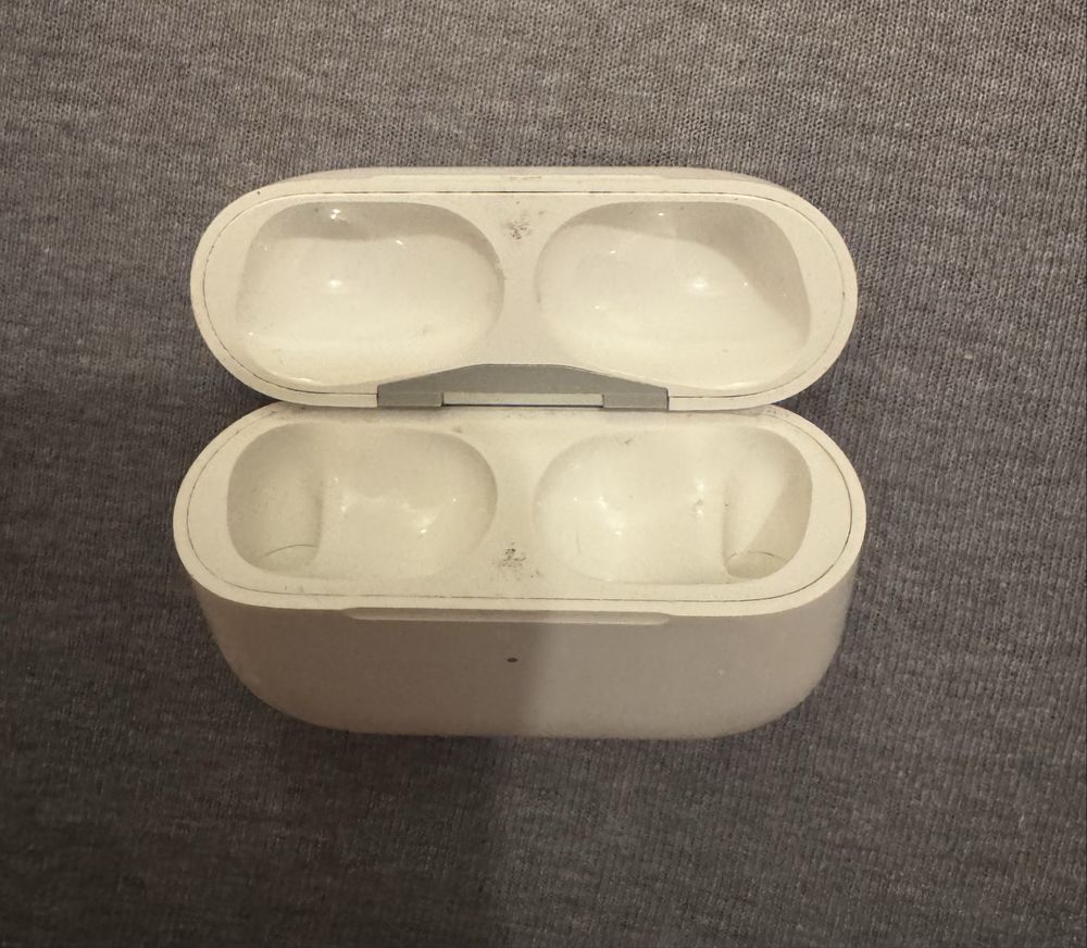 Airpods pro 1 Etui ładujace A2190 mag safe plus lightning