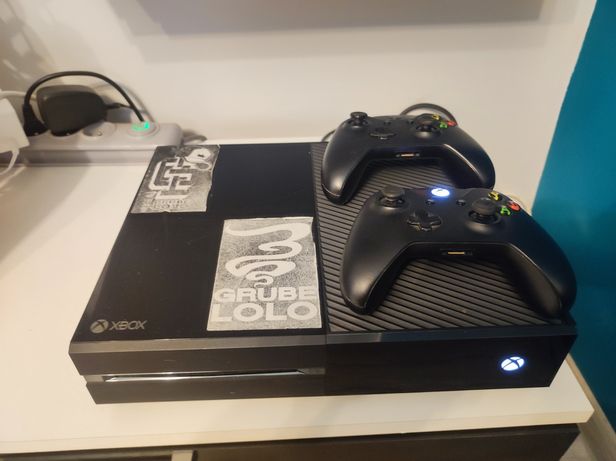 Konsola Xbox One 500gb + 2 pady + 10 gier