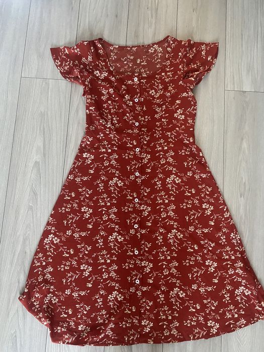 Гарне літнє плаття з біркою