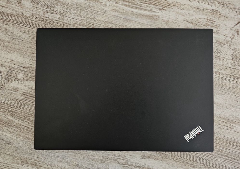 Lenovo ThinkPad T490 i7 32GB RAM como novo!! Oferta rato e sleeve!