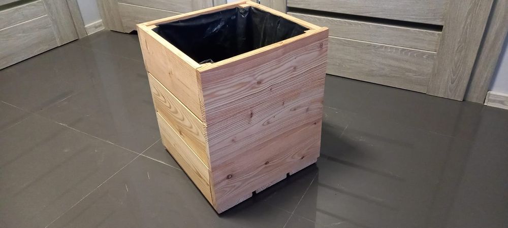 Donica, doniczka drewniana na taras, balkon, do ogrodu