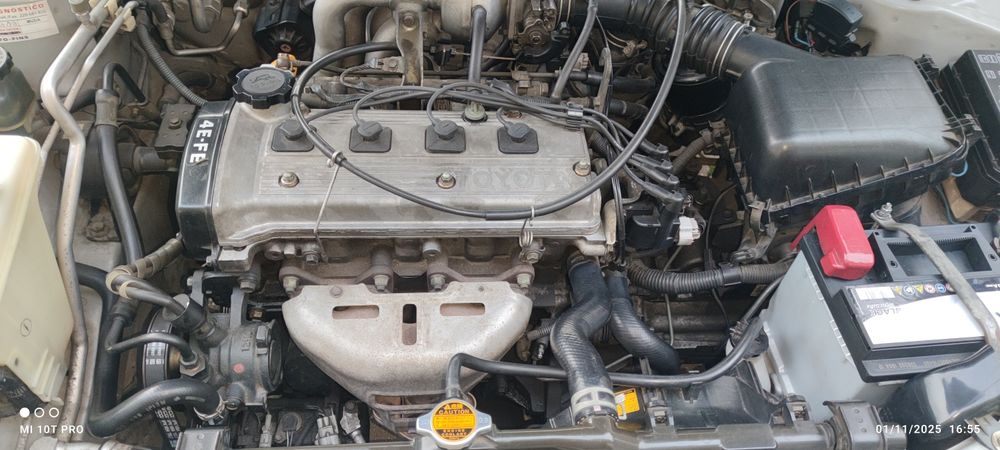 Toyota Corolla terra ano 1998,com 31650 km bem estimado.