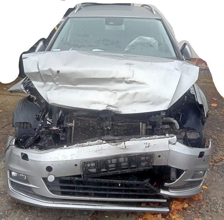 Volkswagen Golf Samochód po wypadku, pierwszy właściciel, kupiony w kraju