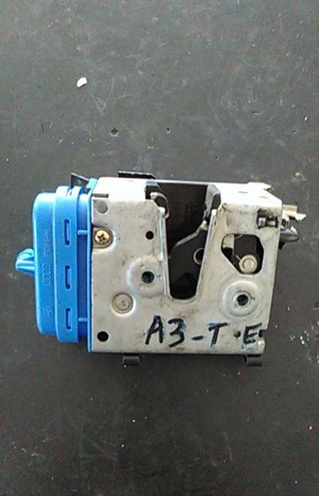 Fechadura / fecho porta trás esquerdo AUDI A3 (8L1)