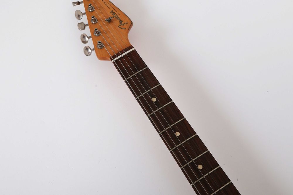Fender Stratocaster Vintera Road Worn (1ª série) – Lake Placid Blue