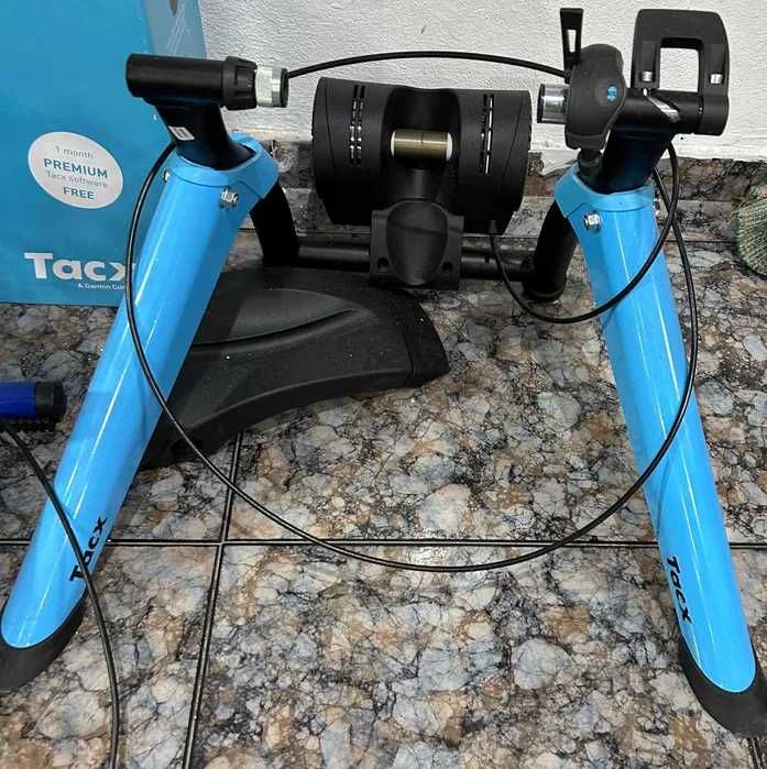 Rolo de treino Tacx Boost + Sensor Velocidade Garmin
