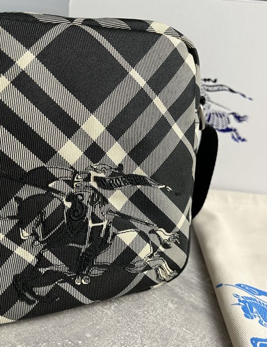 Burberry сумка Black Check heron palm chrome loro island чорна